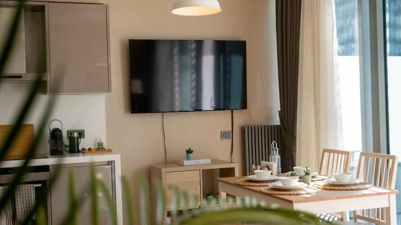 Skyland Luxury Tower Istanbul 1+1 With Terrace Apartment