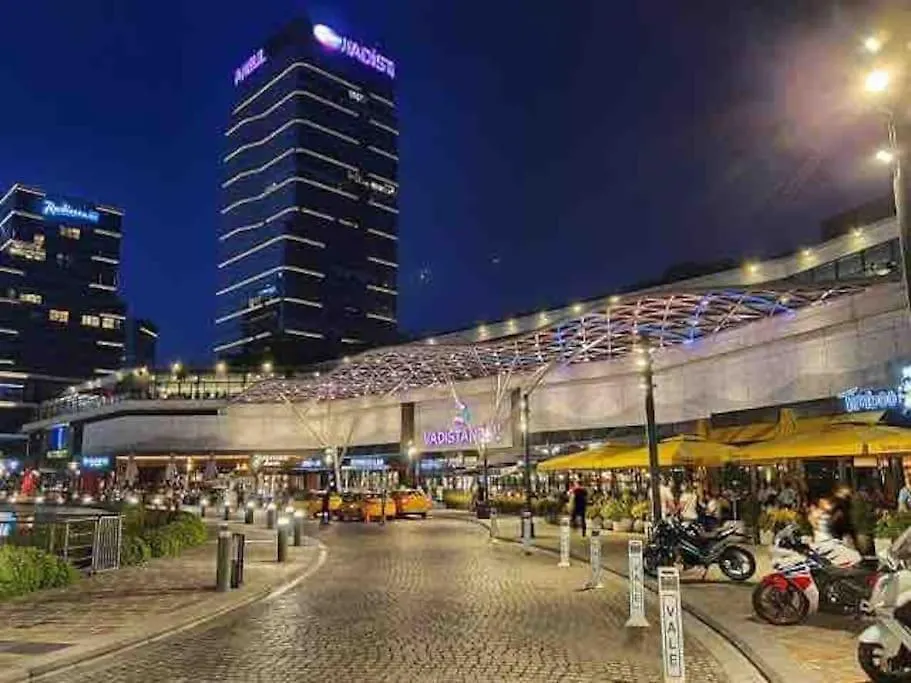 Skyland Luxury Tower Istanbul 1+1 With Terrace Apartment