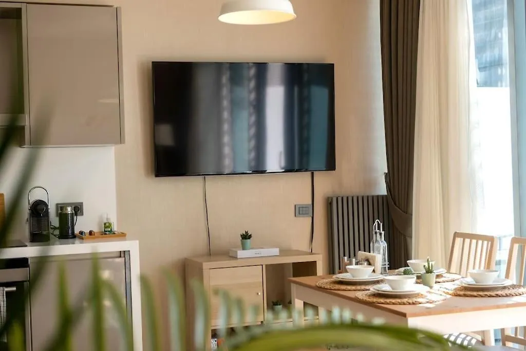 Skyland Luxury Tower Istanbul 1+1 With Terrace Apartment 0*,  Turkey